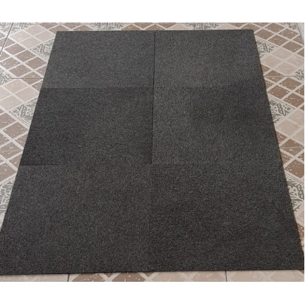 Carpete em placas usados a  ser vendido sem instalação e lavagem -Marca WK Cor chumbo